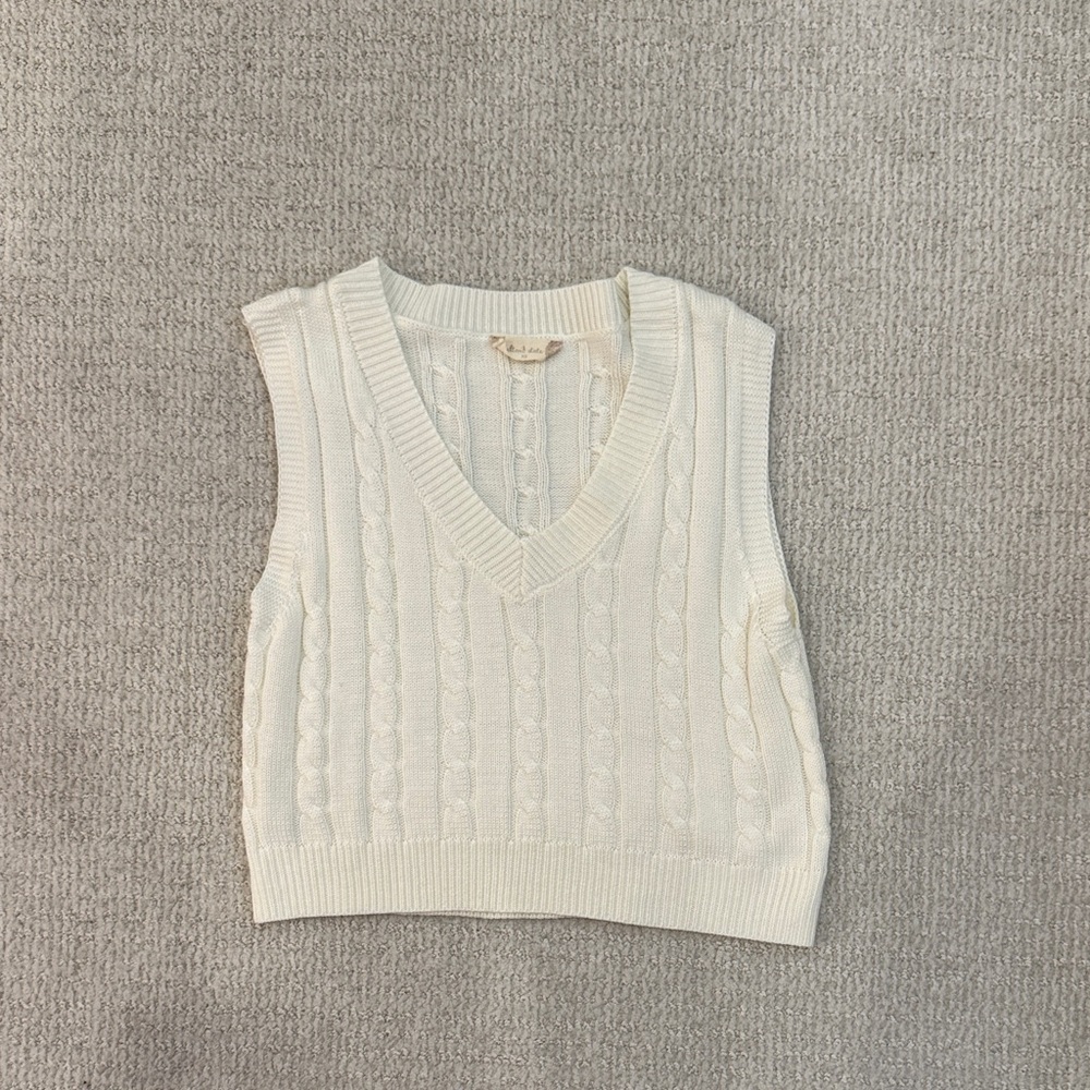 Altar'd State Cream Cable Knit V-Neck Sweater Vest Size XS